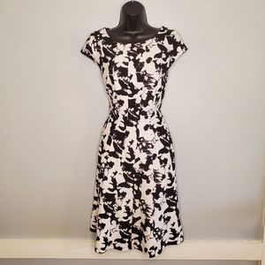2/$20 Black and White Fitted Elle Dress